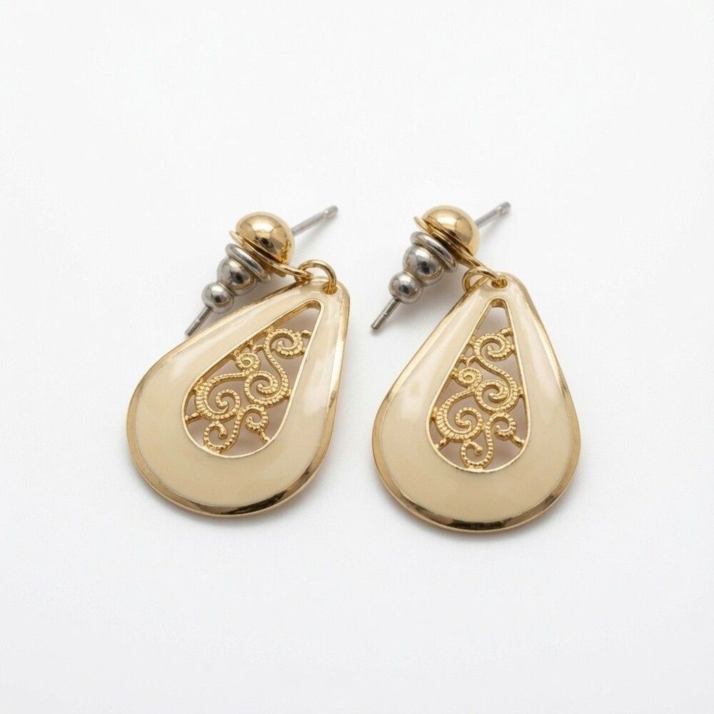 Vintage Gold Tone Cream Enamel Teardrop Openwork Filigree Post Earrings Unmarked